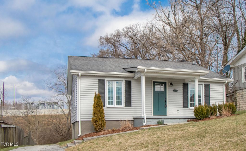 Photo of 2751 Everett Street, Bristol, VA 24201 (MLS # 9991958)