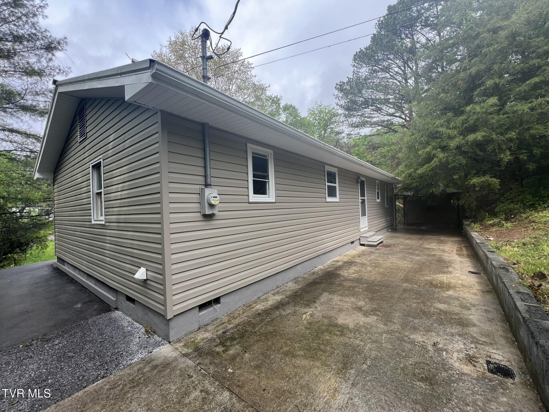 406 Cecil Street, Pennington Gap, Virginia image 9