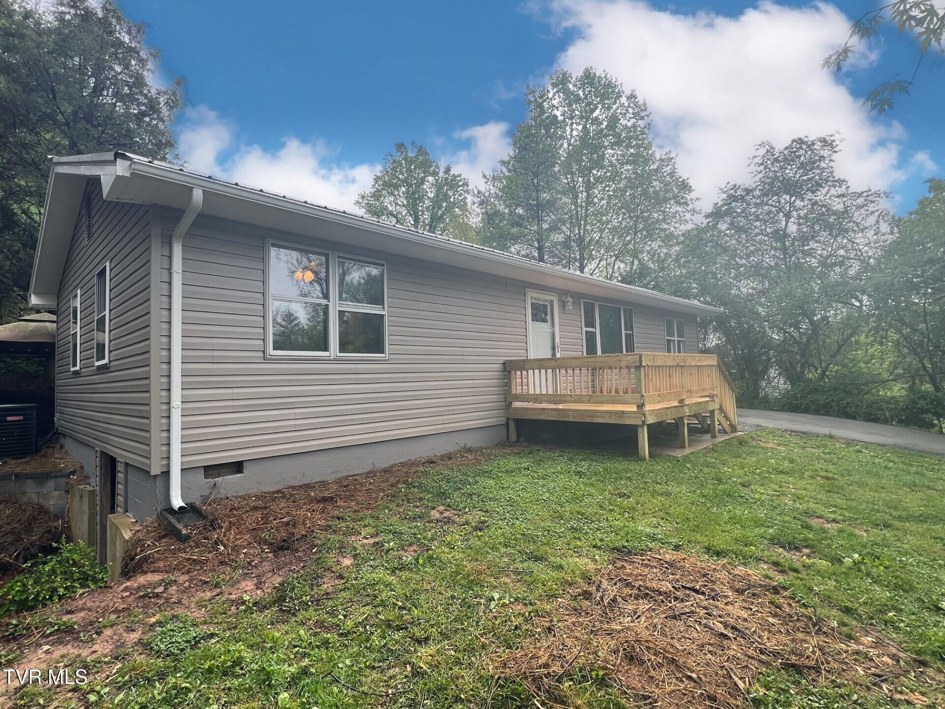 406 Cecil Street, Pennington Gap, Virginia image 4
