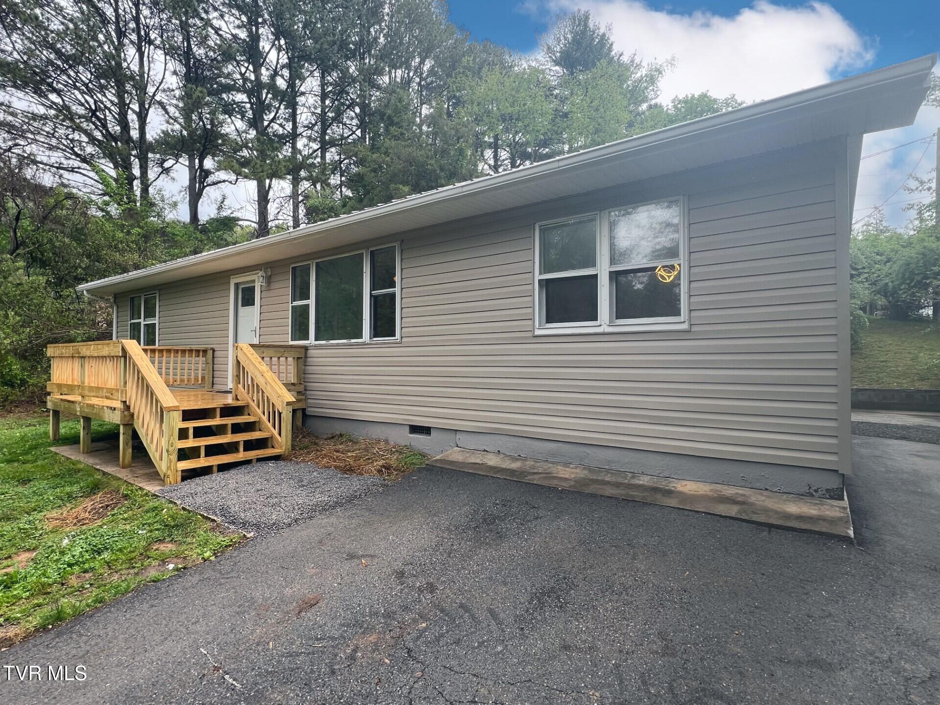 406 Cecil Street, Pennington Gap, Virginia image 5
