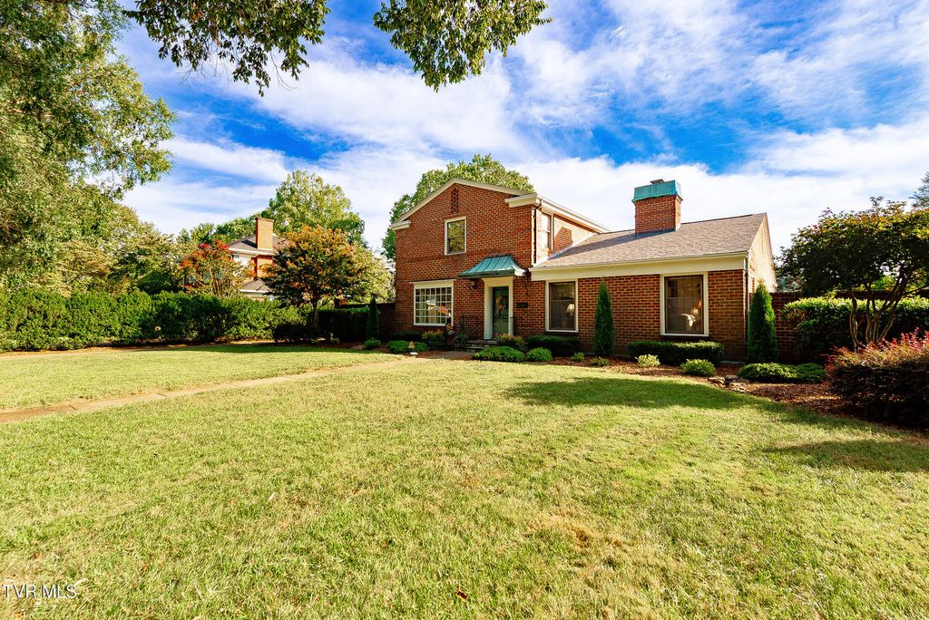 Photo of 1421 Linville Street, Kingsport, TN 37664 (MLS # 9985284)