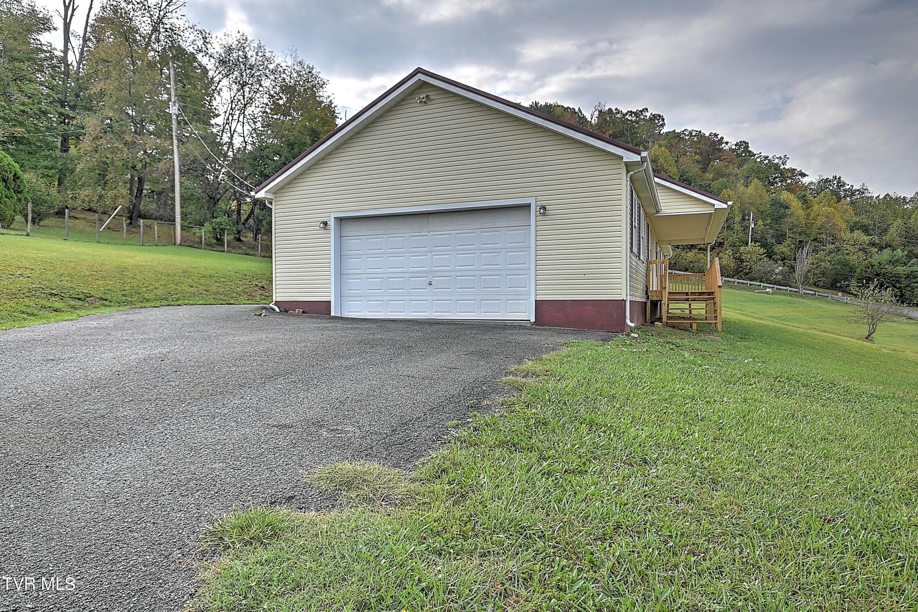 32 Tennessee Street, Honaker, Virginia image 3