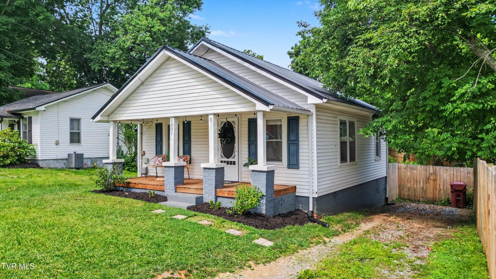 Photo of 1001 Sells Avenue, Johnson City, TN 37604 (MLS # 9997457)