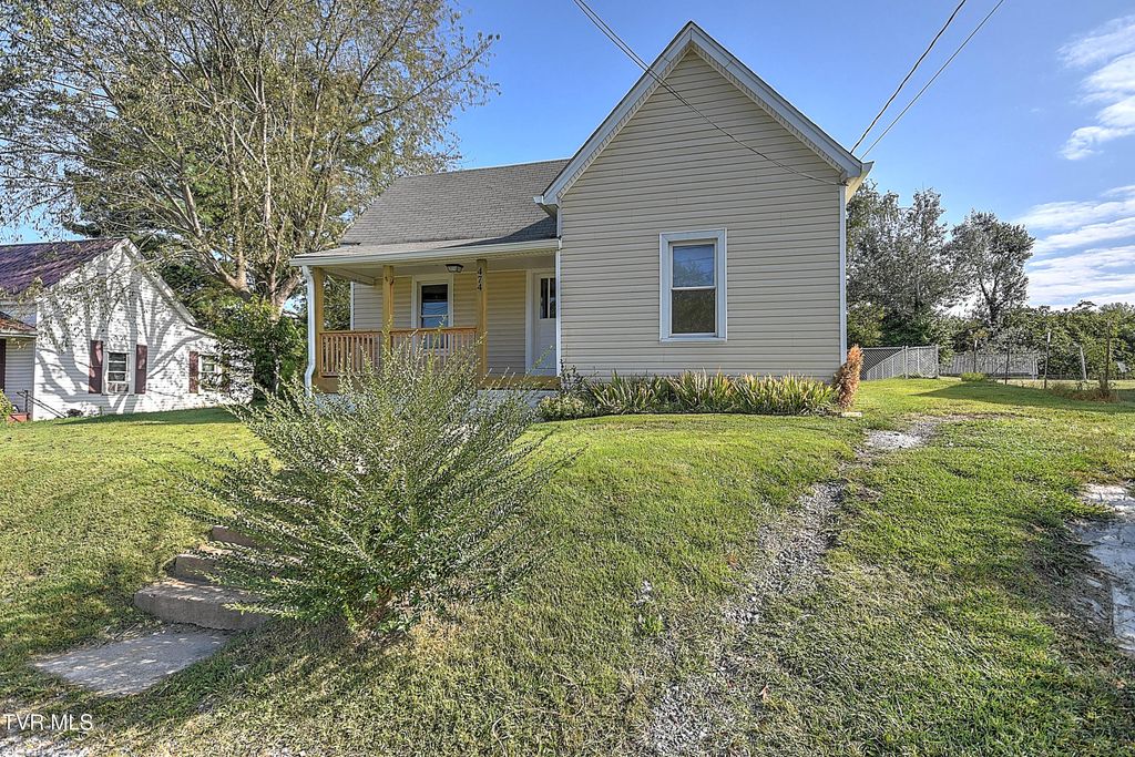 Photo of 474 Whitt Street, Bristol, VA 24201 (MLS # 9985714)