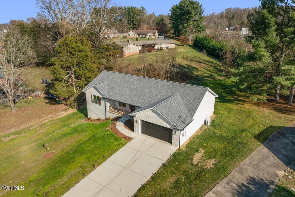 Photo of 409 Arlington Court, Kingsport, TN 37663 (MLS # 9995478)