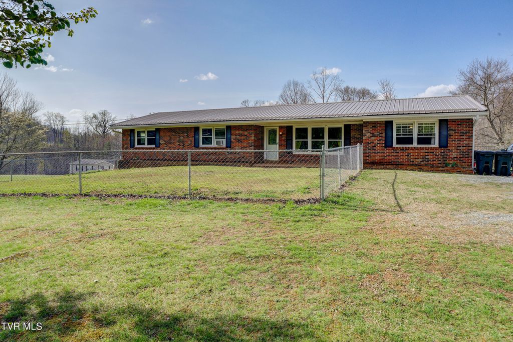 Photo of 2686 Siam Road, Elizabethton, TN 37643 (MLS # 9993264)