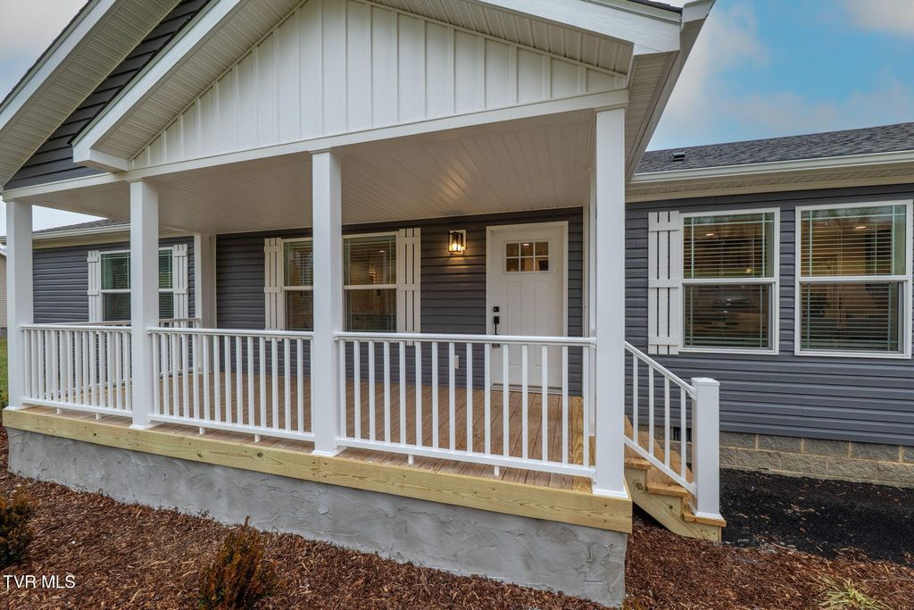 Photo of 18424 Fortunes Way, Abingdon, VA 24210 (MLS # 9990326)