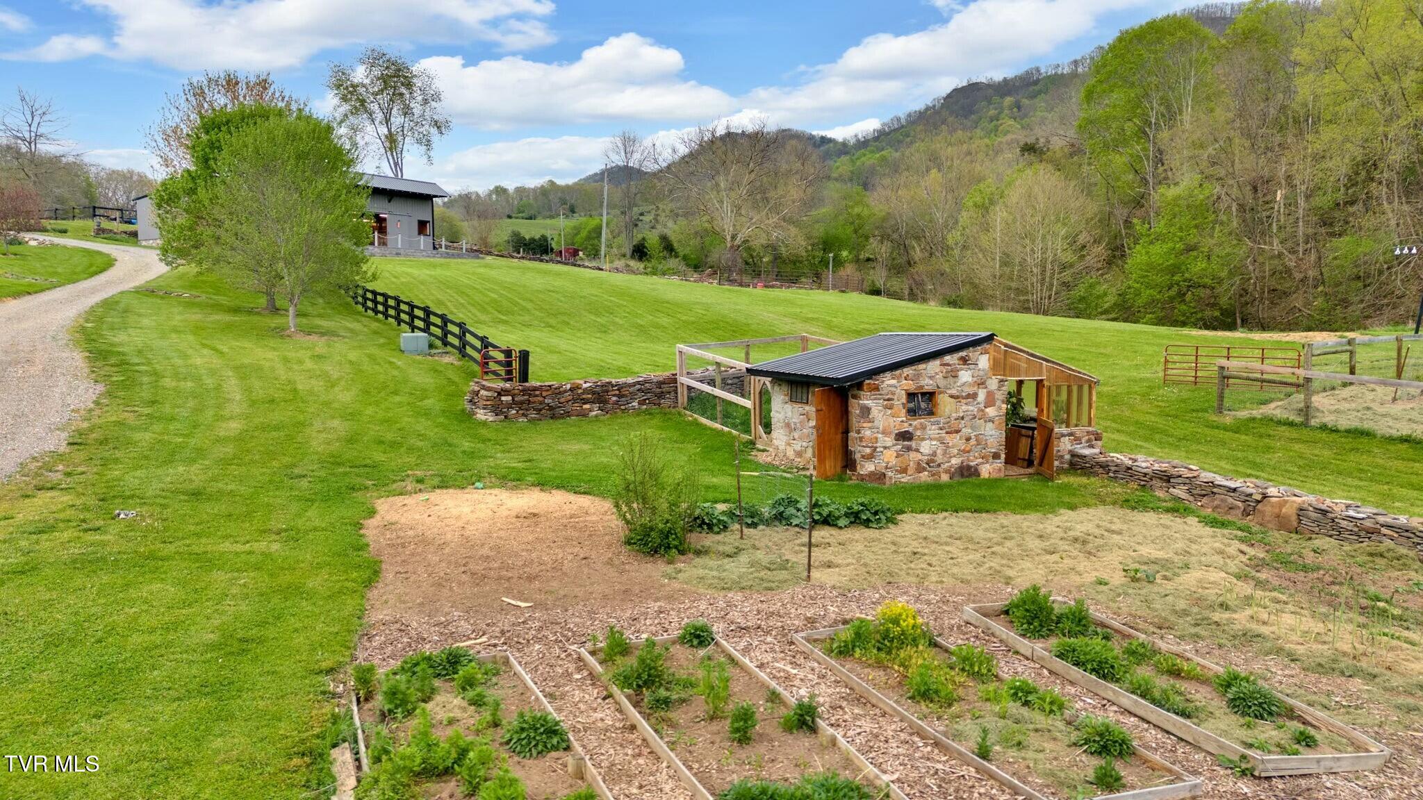 528 Tower Road, Lebanon, Virginia image 17