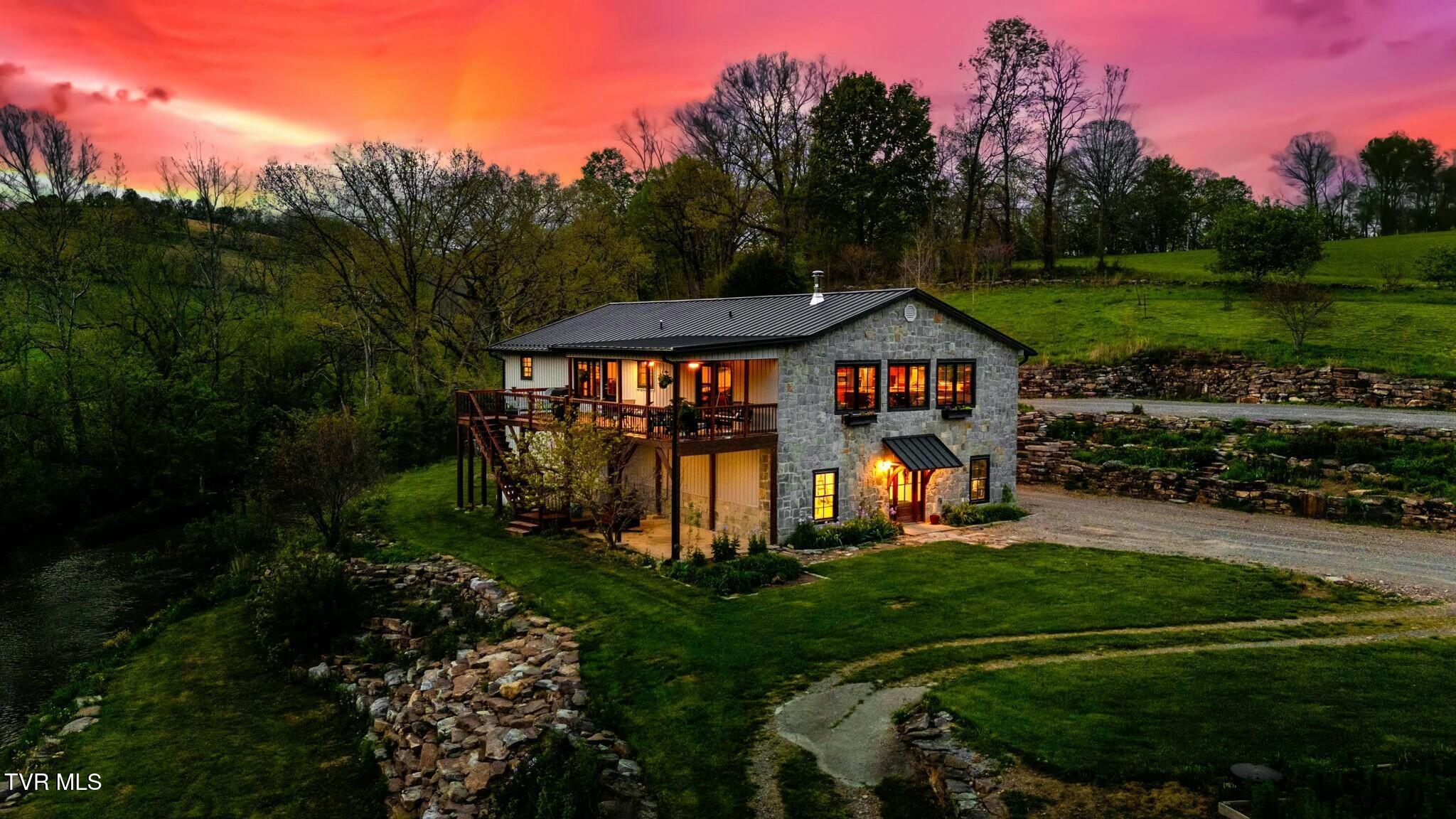 528 Tower Road, Lebanon, Virginia image 2