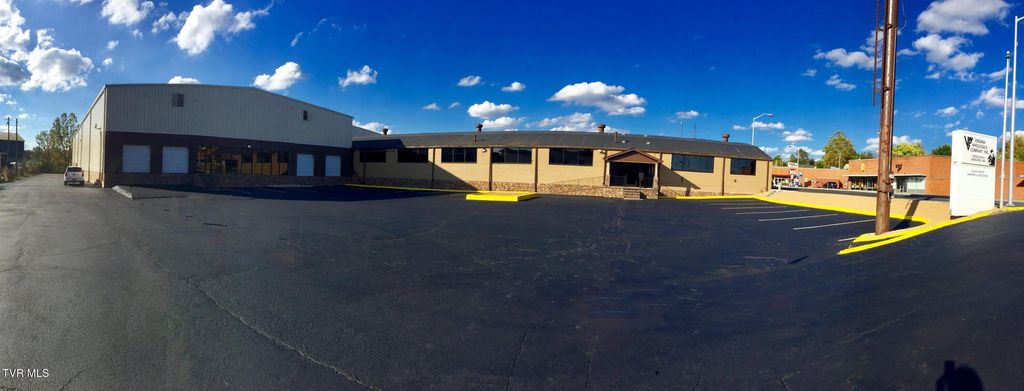 Photo of 250 Commonwealth Ave. Avenue, Bristol, VA 24201 (MLS # 9980501)