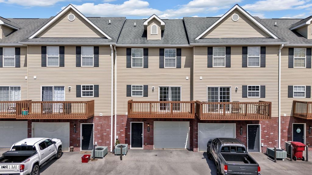 Photo of 617 Hazel Street #203, Johnson City, TN 37604 (MLS # 9986616)