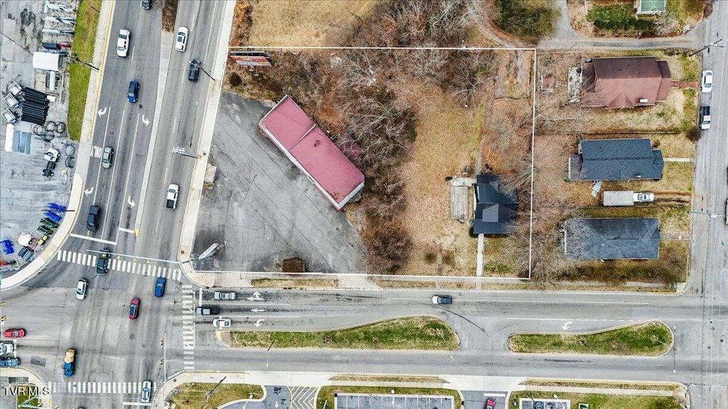 Photo of 601 Commonwealth Avenue, Bristol, VA 24201 (MLS # 9976707)