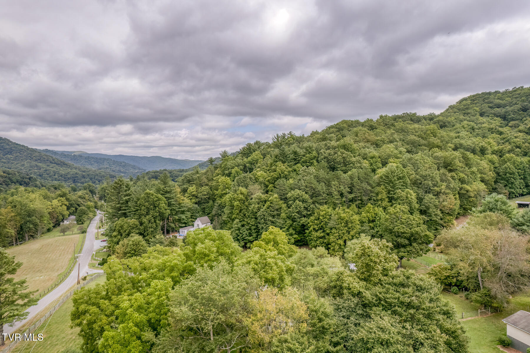 105 Buckner Drive, Roan Mountain, Tennessee image 38