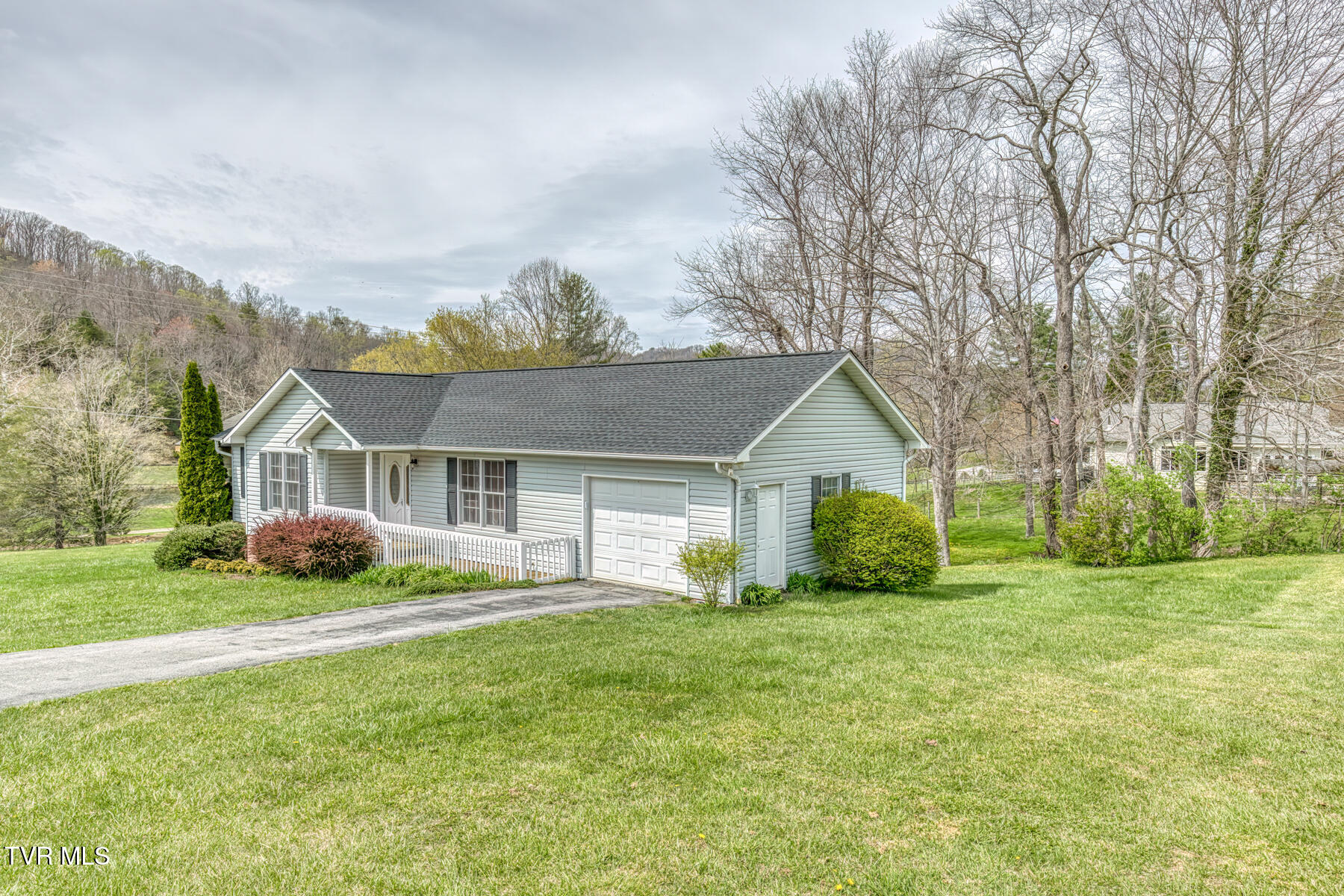 105 Buckner Drive, Roan Mountain, Tennessee image 50