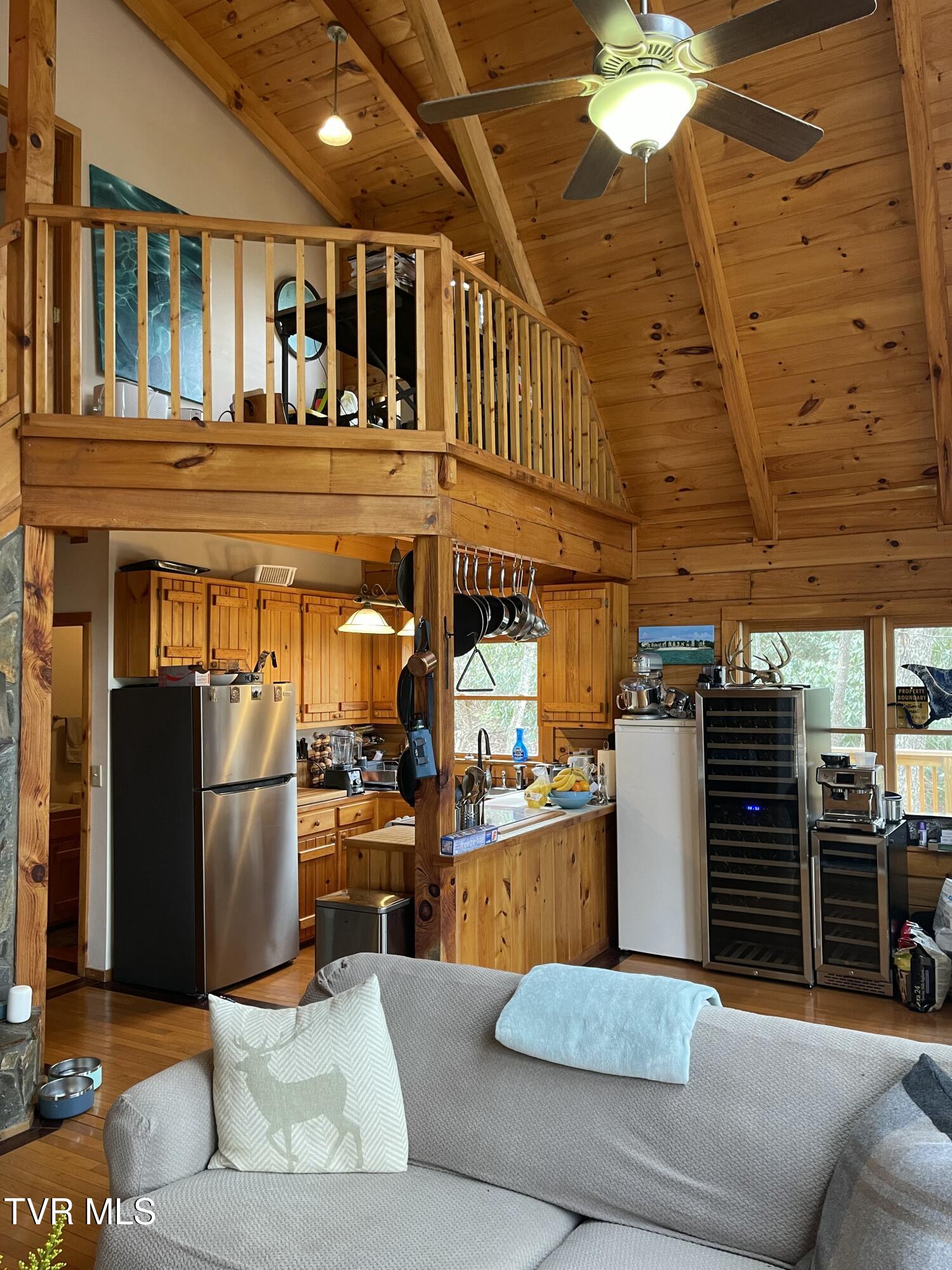 2547 Callalantee Drive, Mountain City, Tennessee image 3