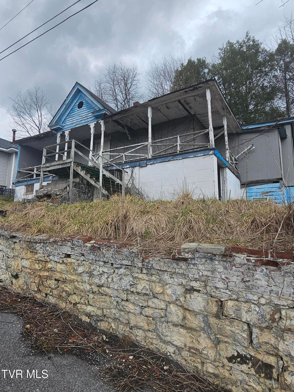 Photo of 114 Meredith Street, Bluefield, VA 24605 (MLS # 9977414)