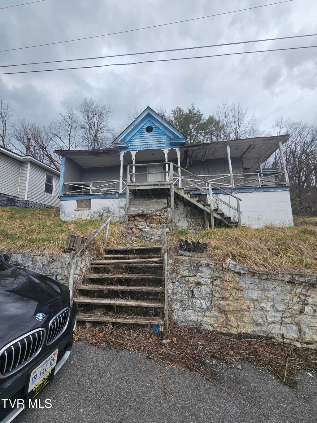 Photo of 114 Meredith Street, Bluefield, VA 24605 (MLS # 9977414)