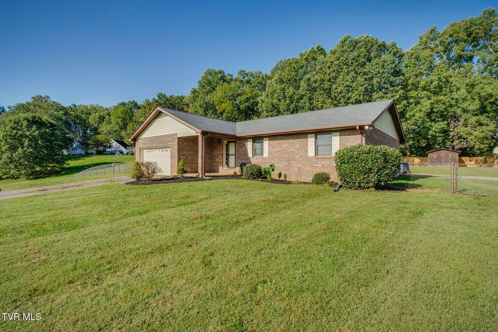 Photo of 14 Chaucer Court, Gray, TN 37615 (MLS # 9986394)