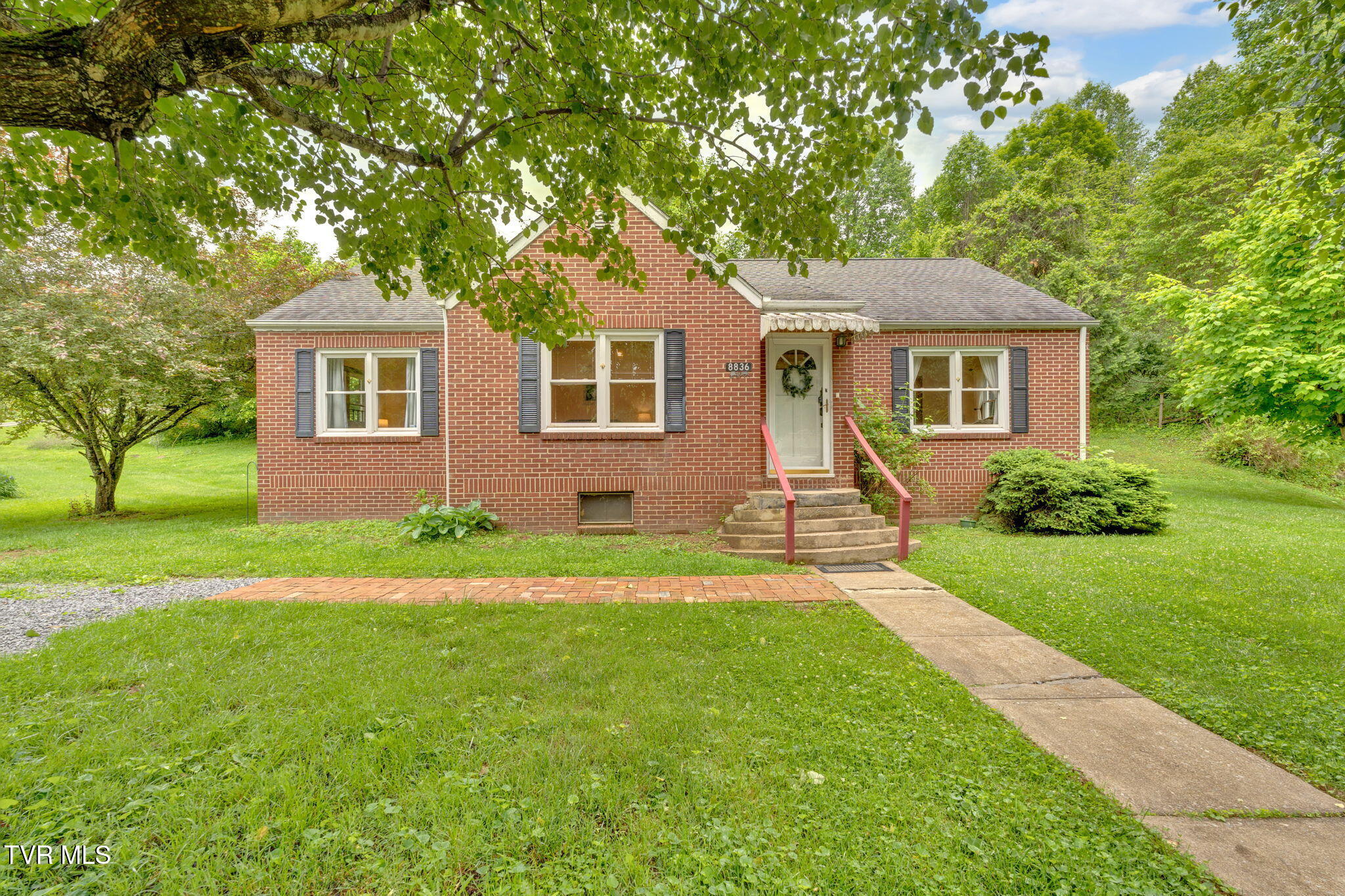 8836 Bristol Highway, Hiltons, Virginia image 1