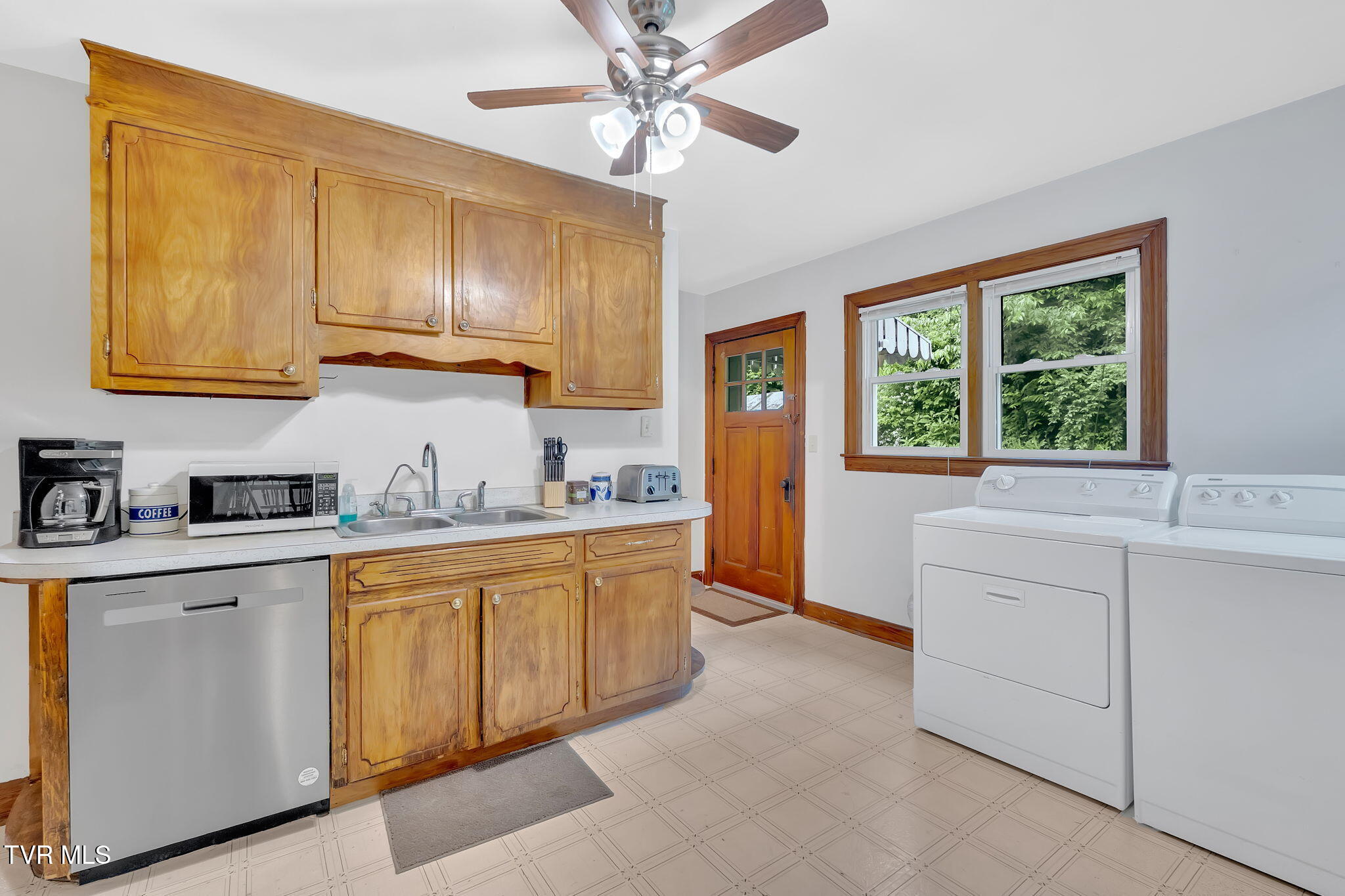 8836 Bristol Highway, Hiltons, Virginia image 8