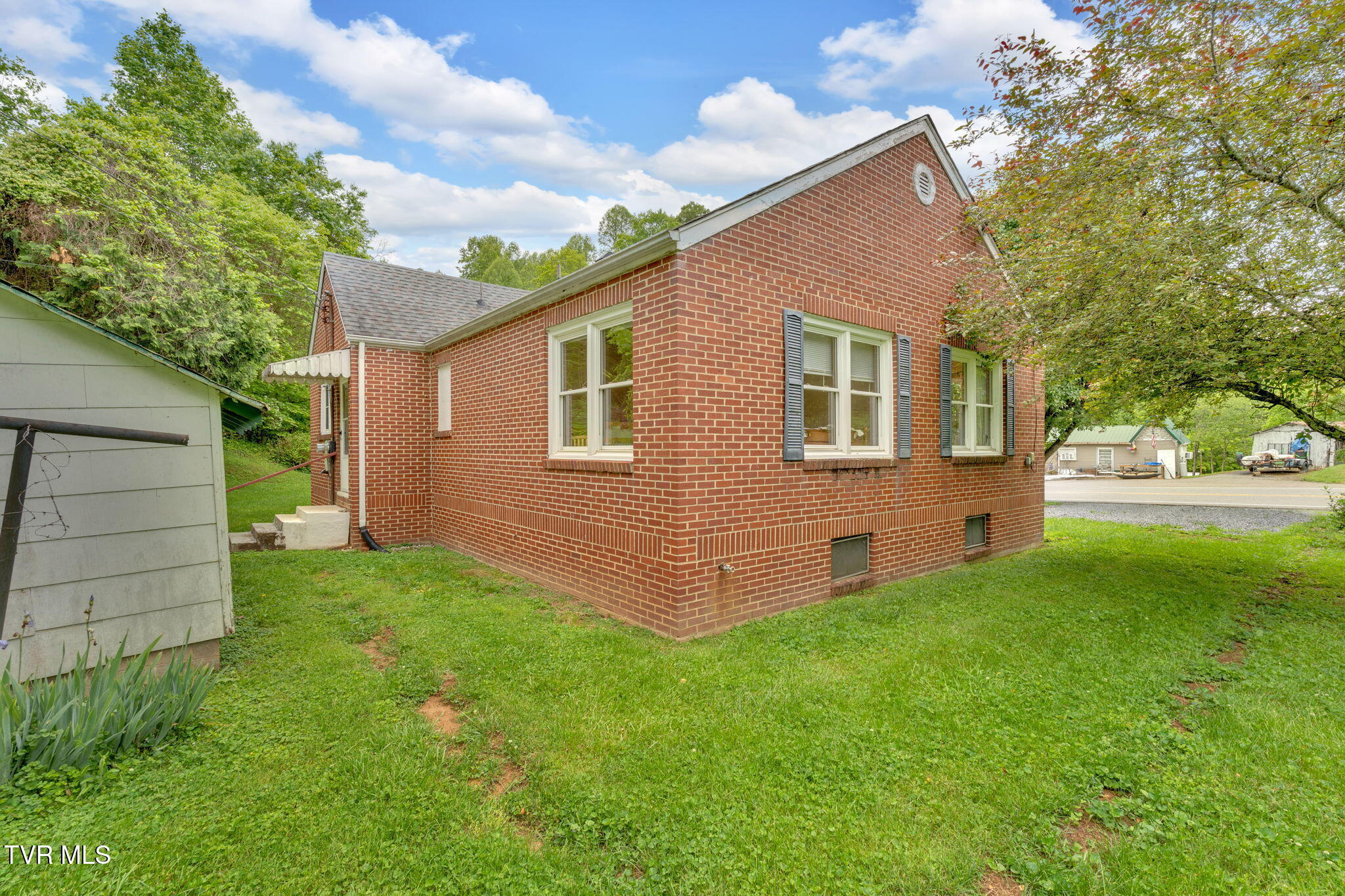 8836 Bristol Highway, Hiltons, Virginia image 24