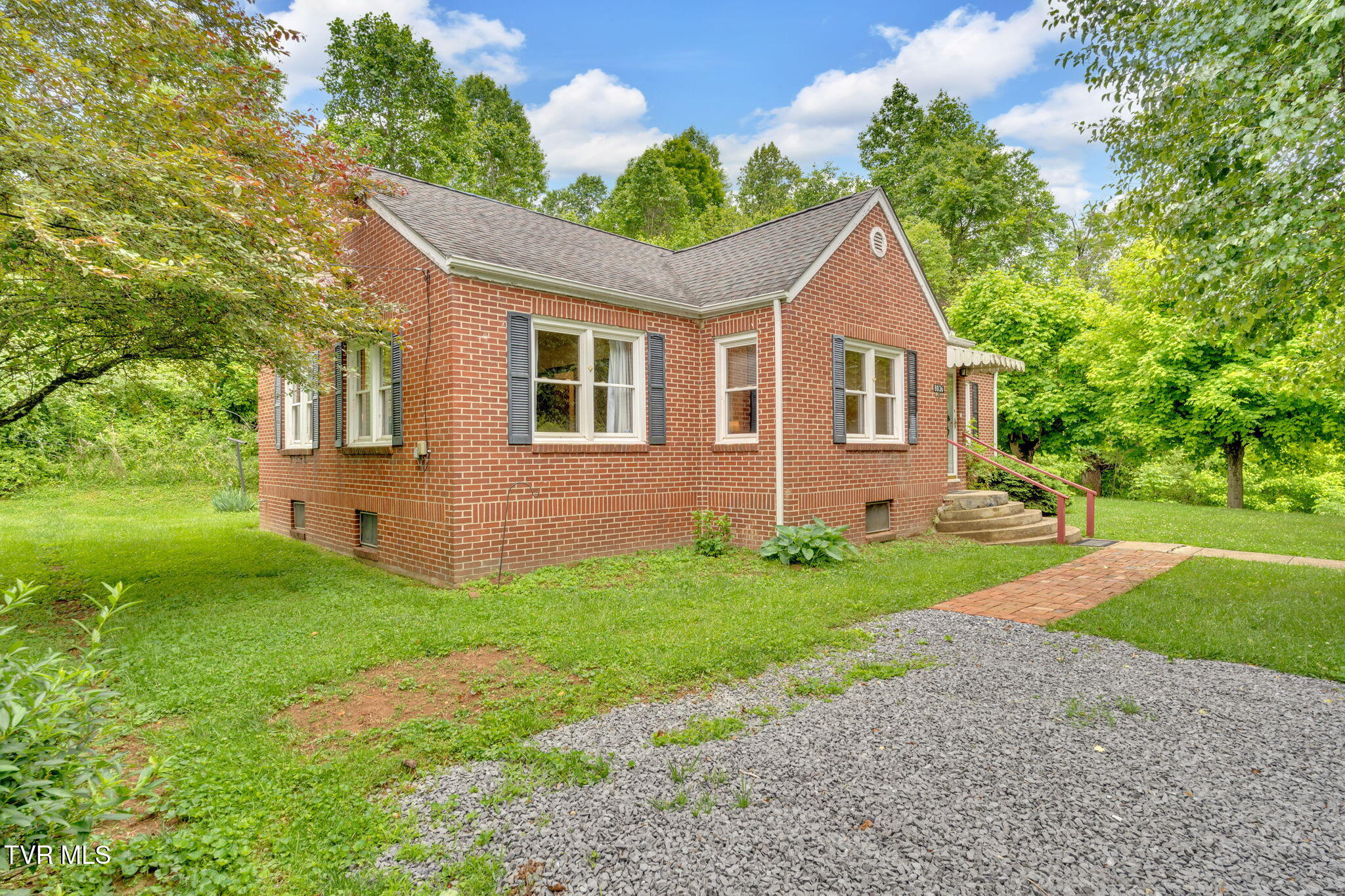8836 Bristol Highway, Hiltons, Virginia image 3
