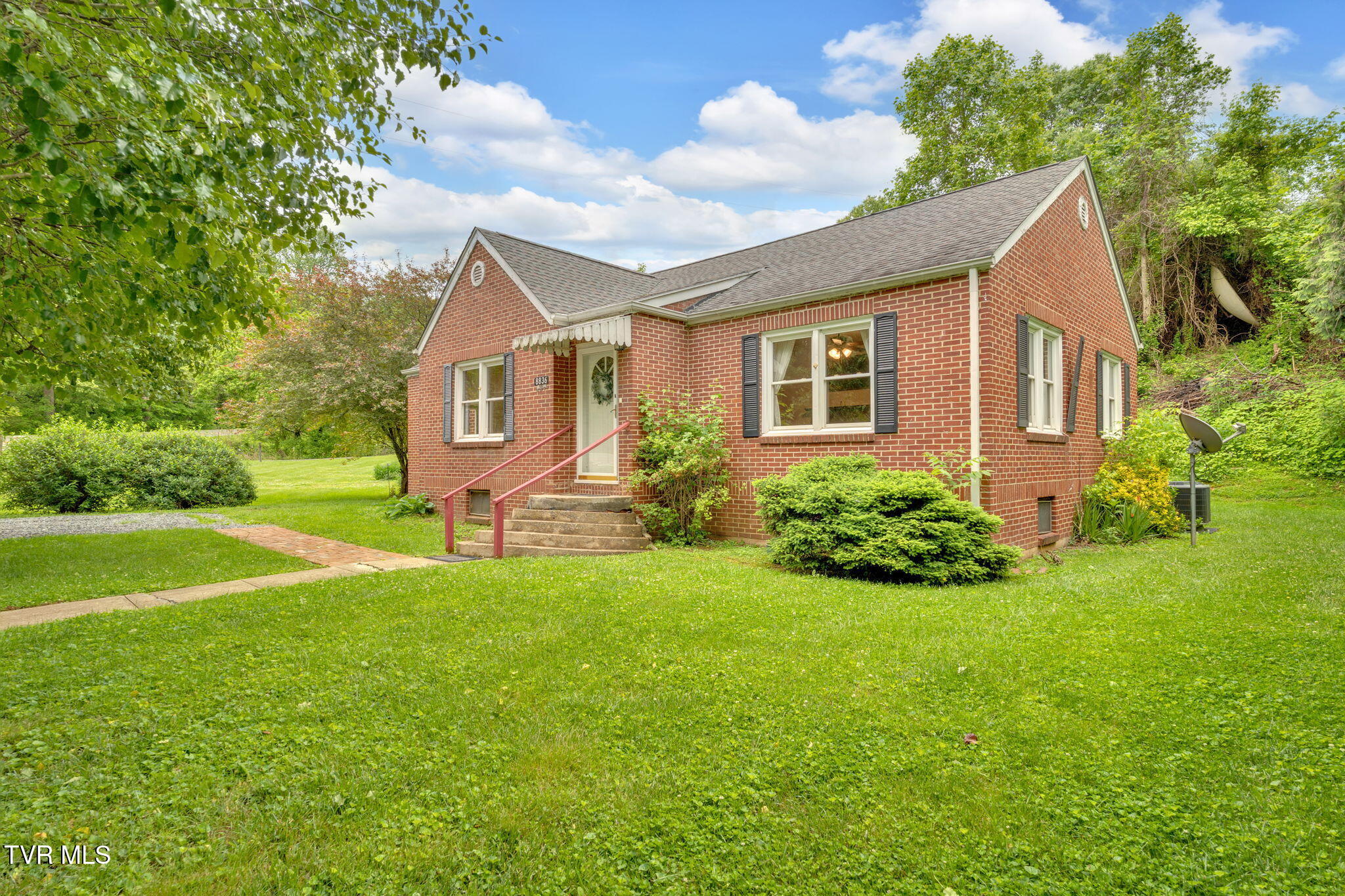 8836 Bristol Highway, Hiltons, Virginia image 2