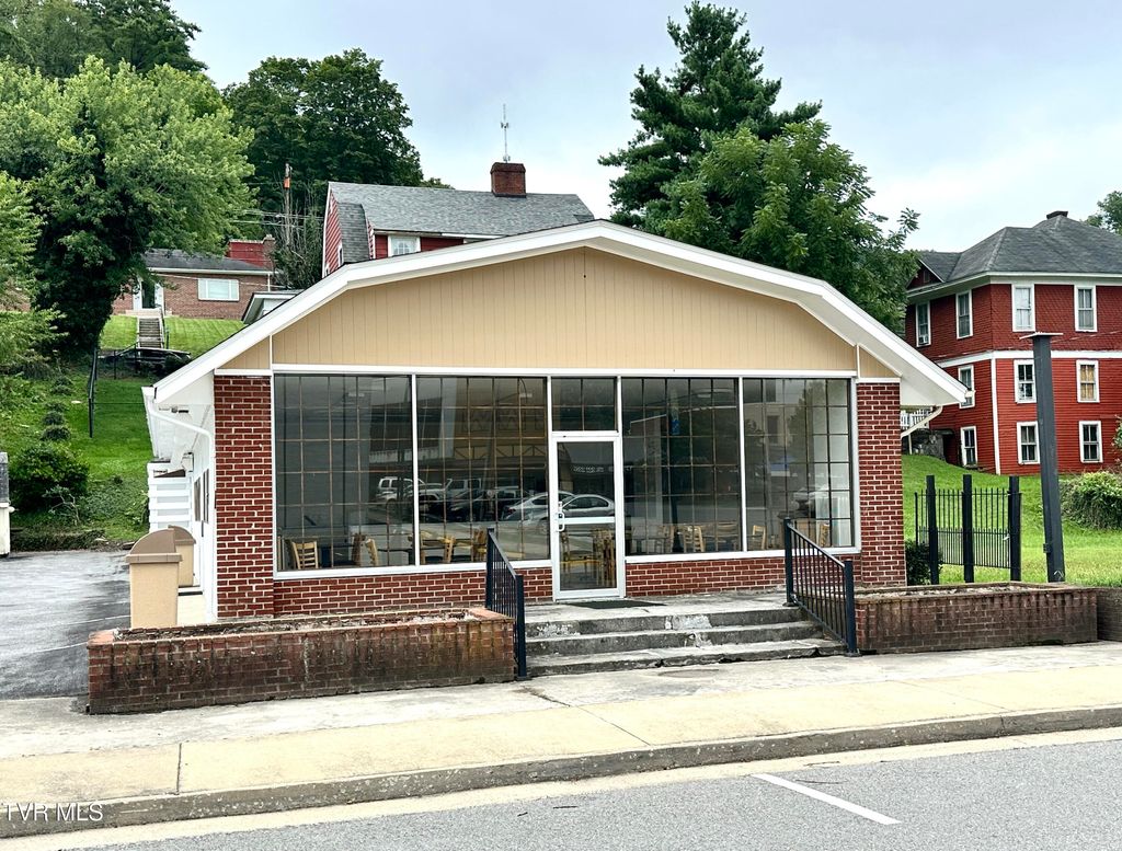 Photo of 510 Spring Street, Bluefield, VA 24605 (MLS # 9983997)