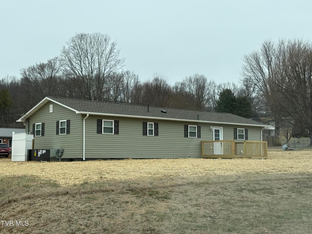 Photo of 104 Winner Street, Elizabethton, TN 37643 (MLS # 9990537)
