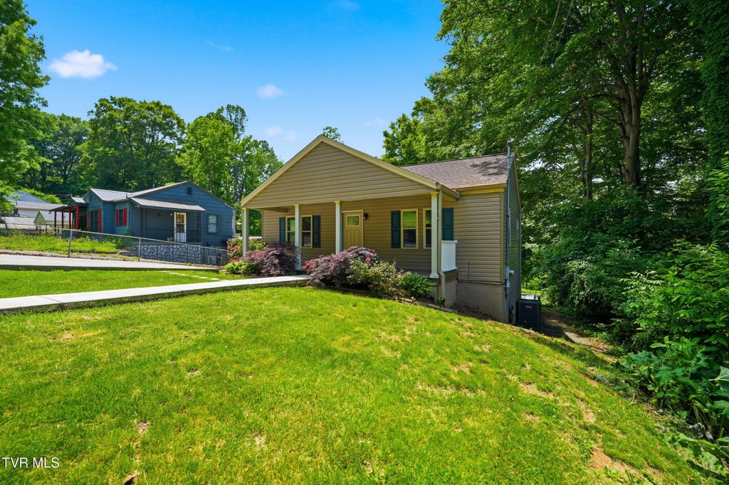Photo of 1516 Rock Rose Road, Bristol, TN 37620 (MLS # 9995709)