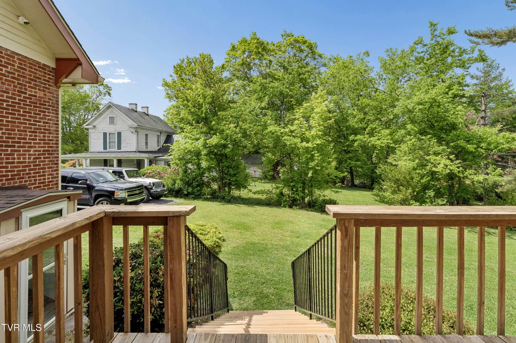 Photo of 504 Main Street, Jonesborough, TN 37659 (MLS # 9995055)