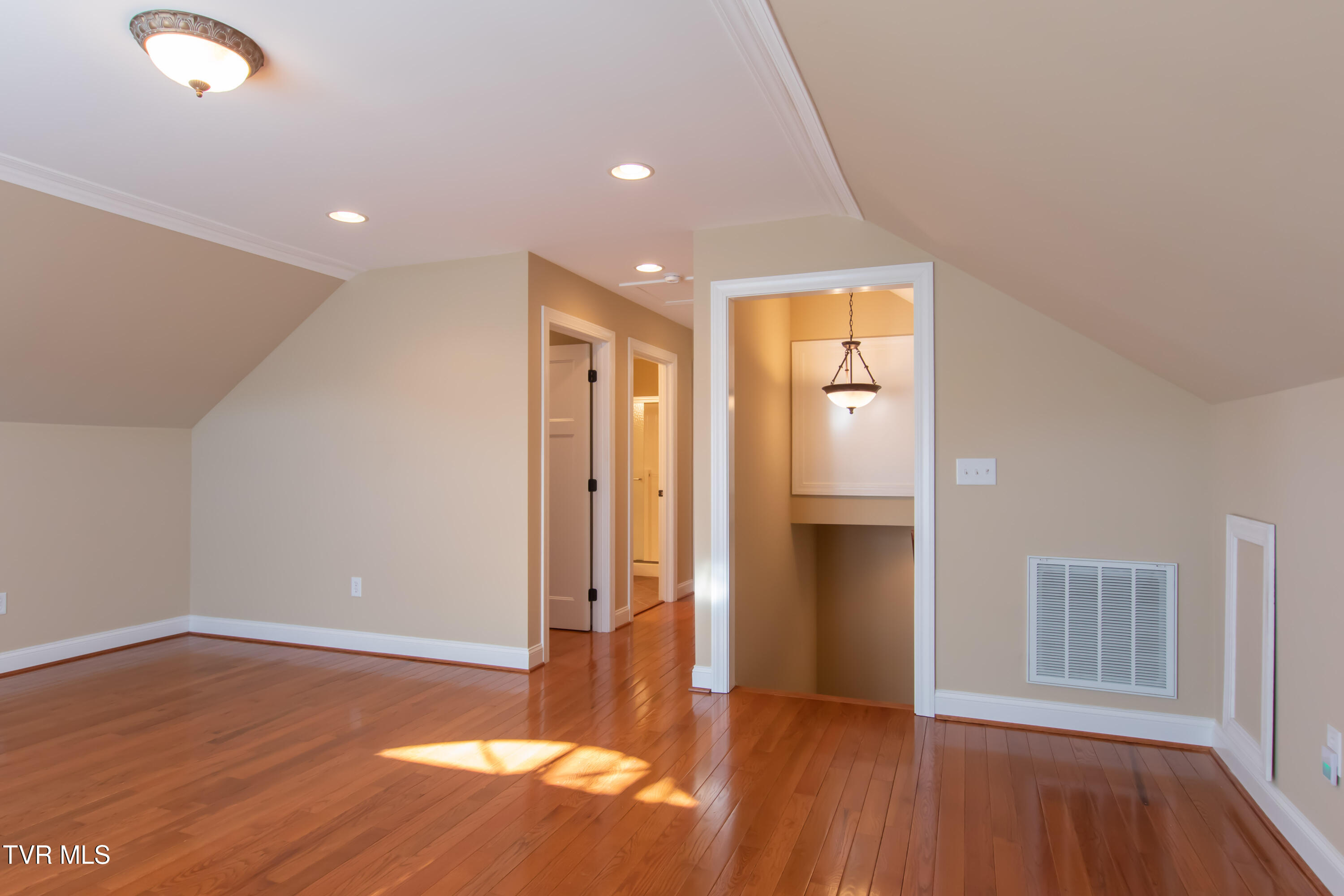 Bristol, Virginia 24202, United States, 3 Bedrooms Bedrooms, ,3 BathroomsBathrooms,Residential,Active,148