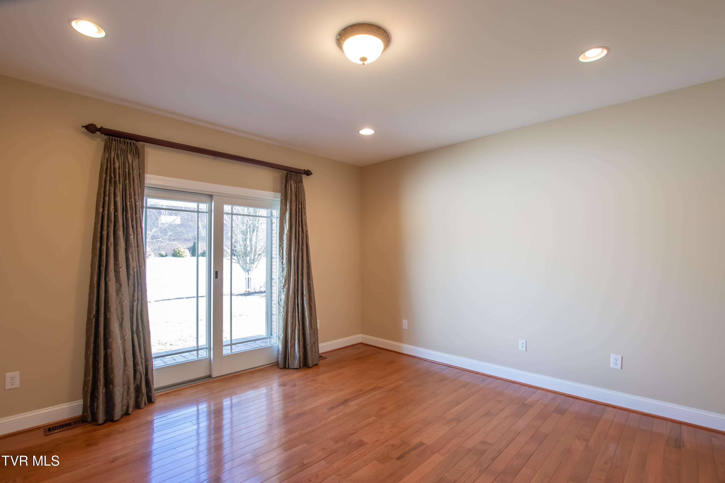 Bristol, Virginia 24202, United States, 3 Bedrooms Bedrooms, ,3 BathroomsBathrooms,Residential,Active,148