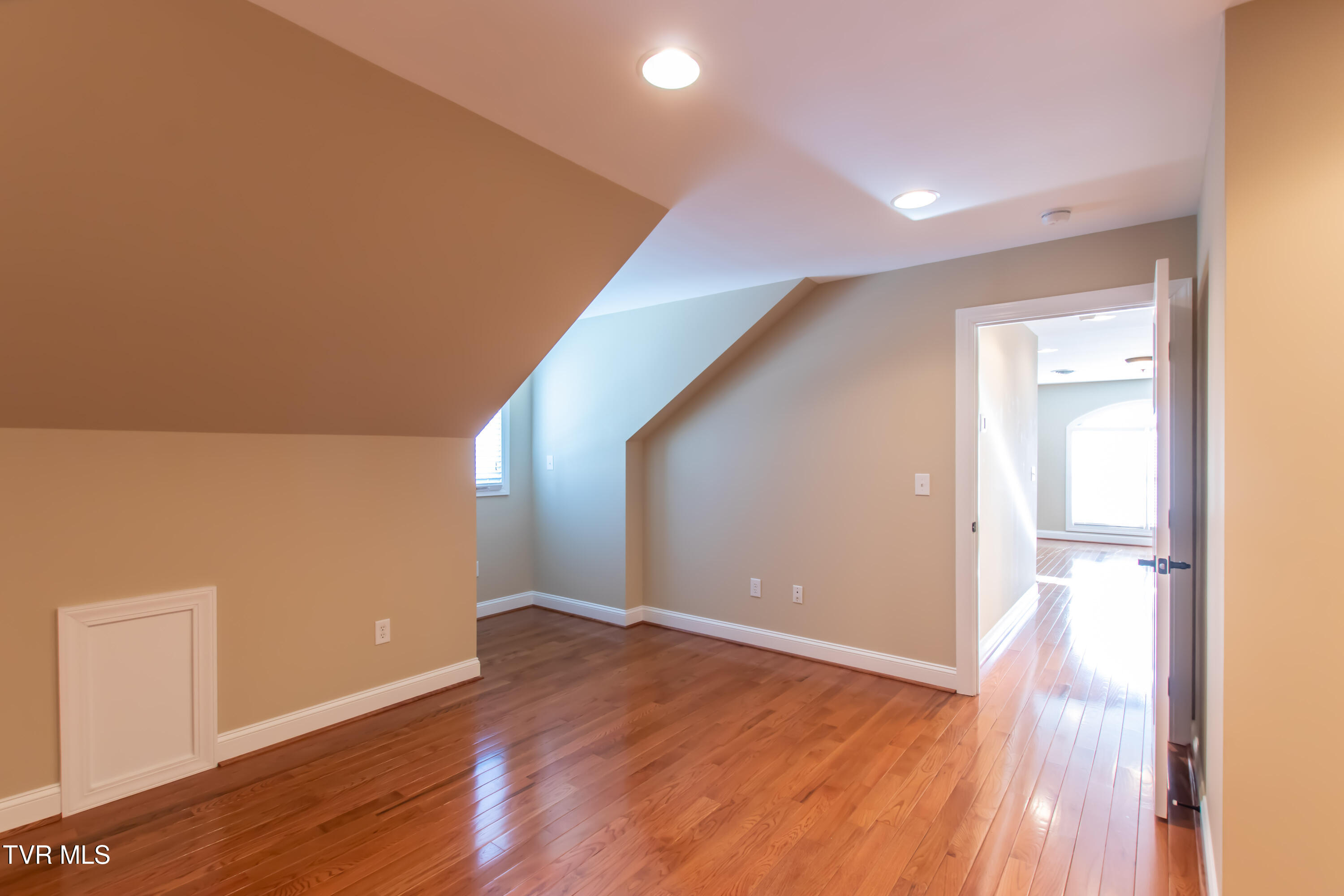 Bristol, Virginia 24202, United States, 3 Bedrooms Bedrooms, ,3 BathroomsBathrooms,Residential,Active,148