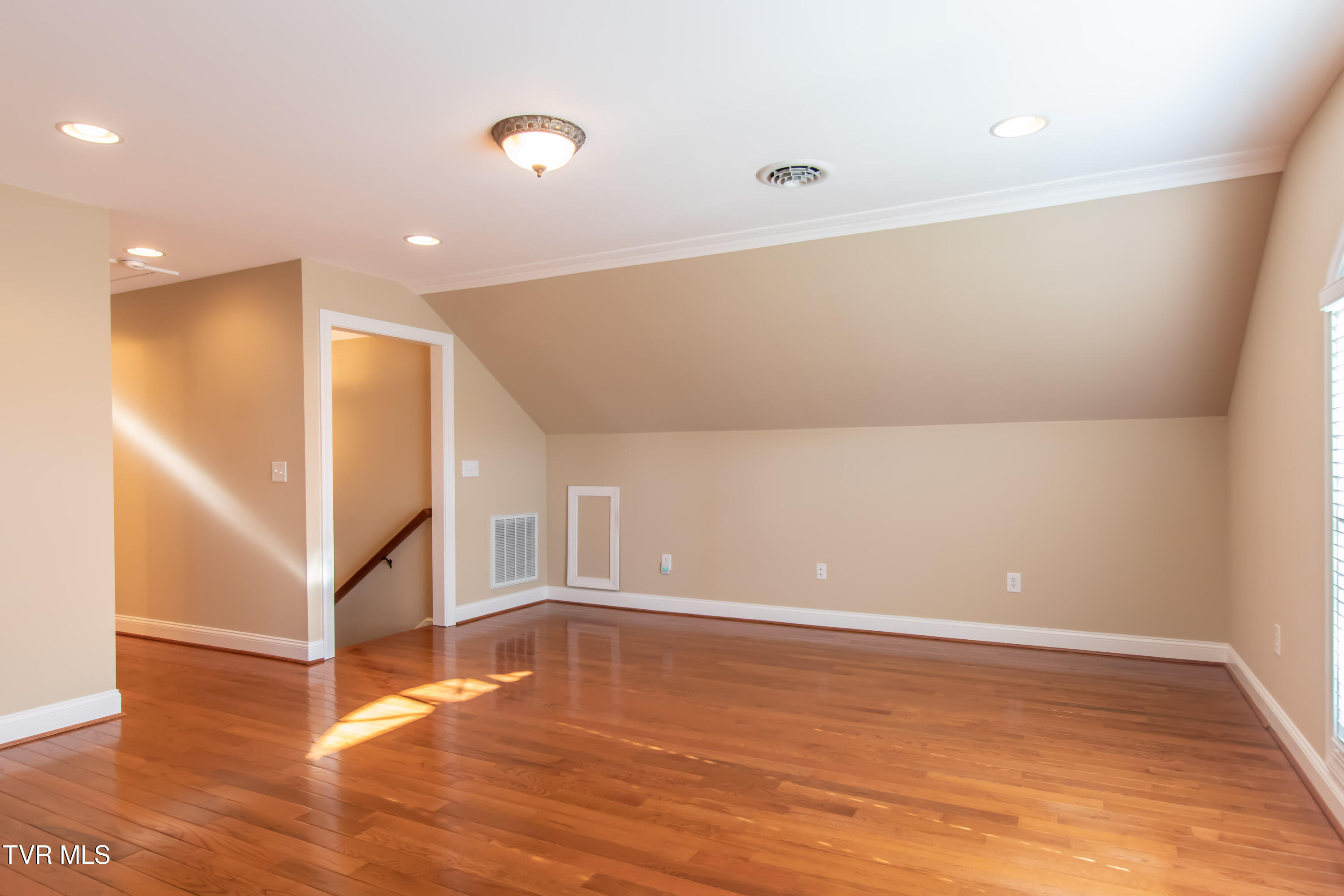 Bristol, Virginia 24202, United States, 3 Bedrooms Bedrooms, ,3 BathroomsBathrooms,Residential,Active,148