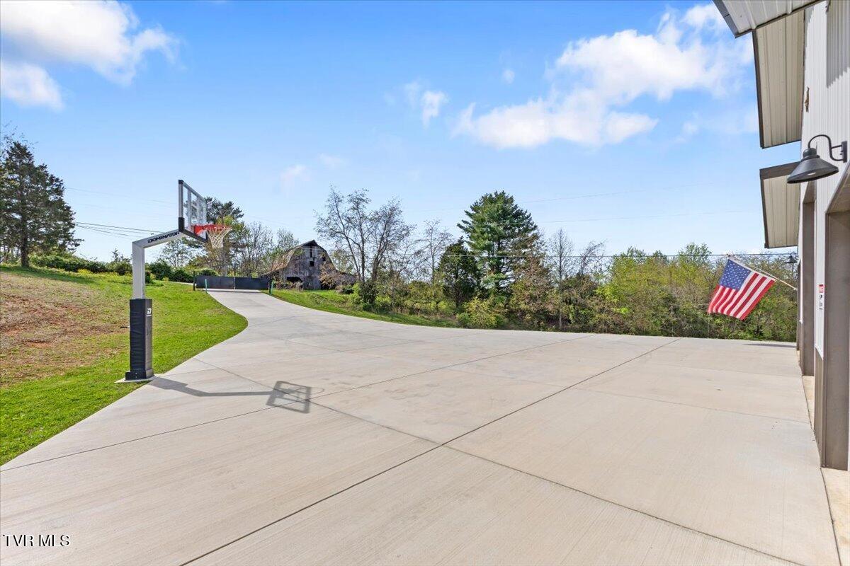 Piney Flats, Tennessee, 37686, United States, 3 Bedrooms Bedrooms, ,4 BathroomsBathrooms,Residential,Active,2034629