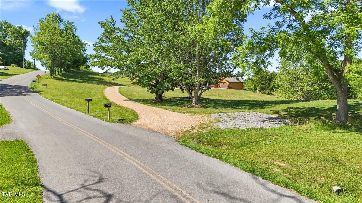 Piney Flats, Tennessee, 37686, United States, 3 Bedrooms Bedrooms, ,4 BathroomsBathrooms,Residential,Active,2034629