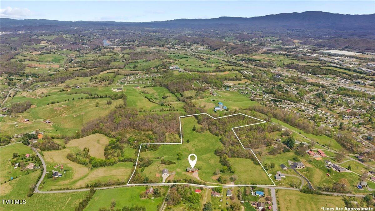 Piney Flats, Tennessee, 37686, United States, 3 Bedrooms Bedrooms, ,4 BathroomsBathrooms,Residential,Active,2034629