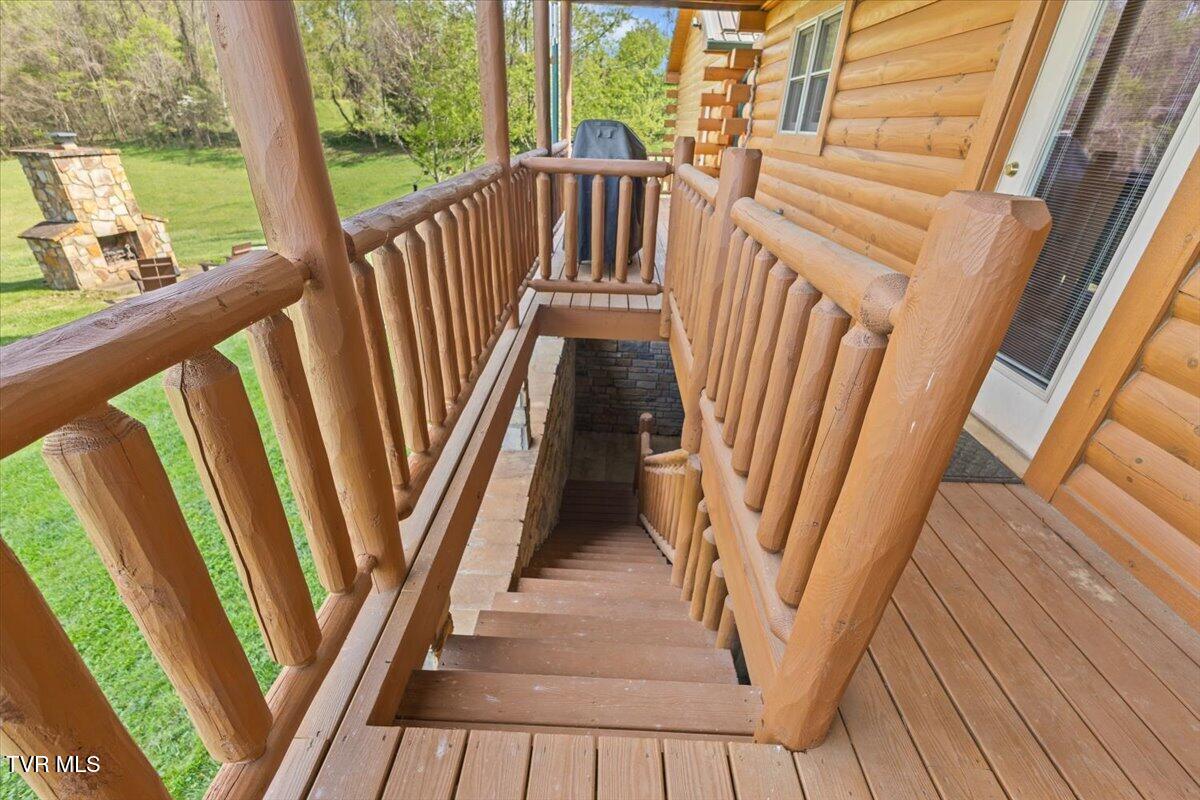 Piney Flats, Tennessee, 37686, United States, 3 Bedrooms Bedrooms, ,4 BathroomsBathrooms,Residential,Active,2034629