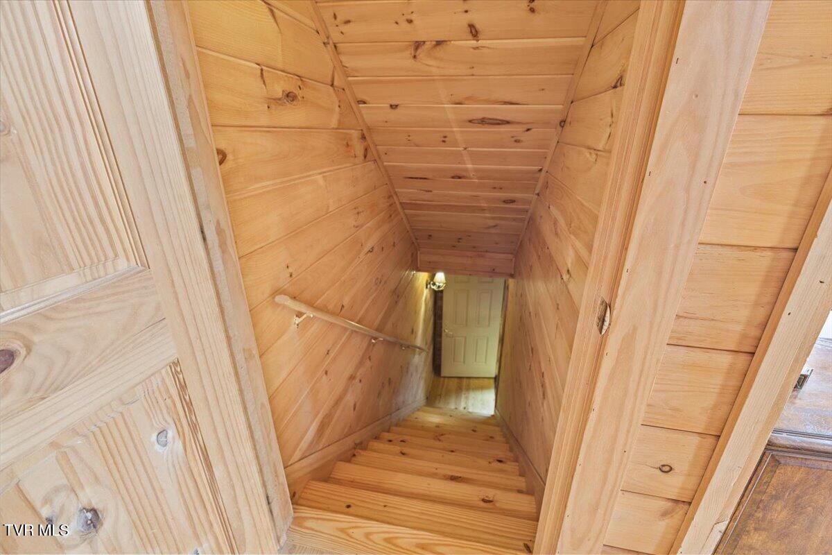 Piney Flats, Tennessee, 37686, United States, 3 Bedrooms Bedrooms, ,4 BathroomsBathrooms,Residential,Active,2034629