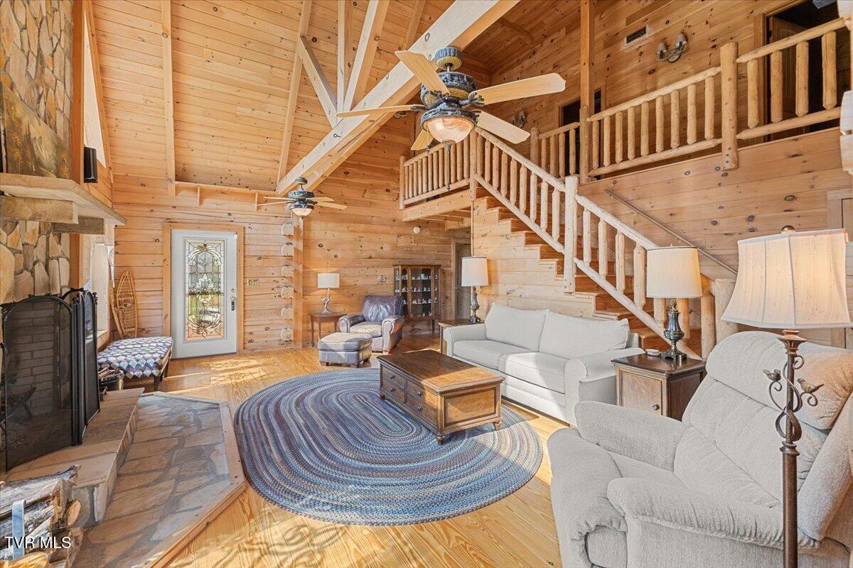 Piney Flats, Tennessee, 37686, United States, 3 Bedrooms Bedrooms, ,4 BathroomsBathrooms,Residential,Active,2034629