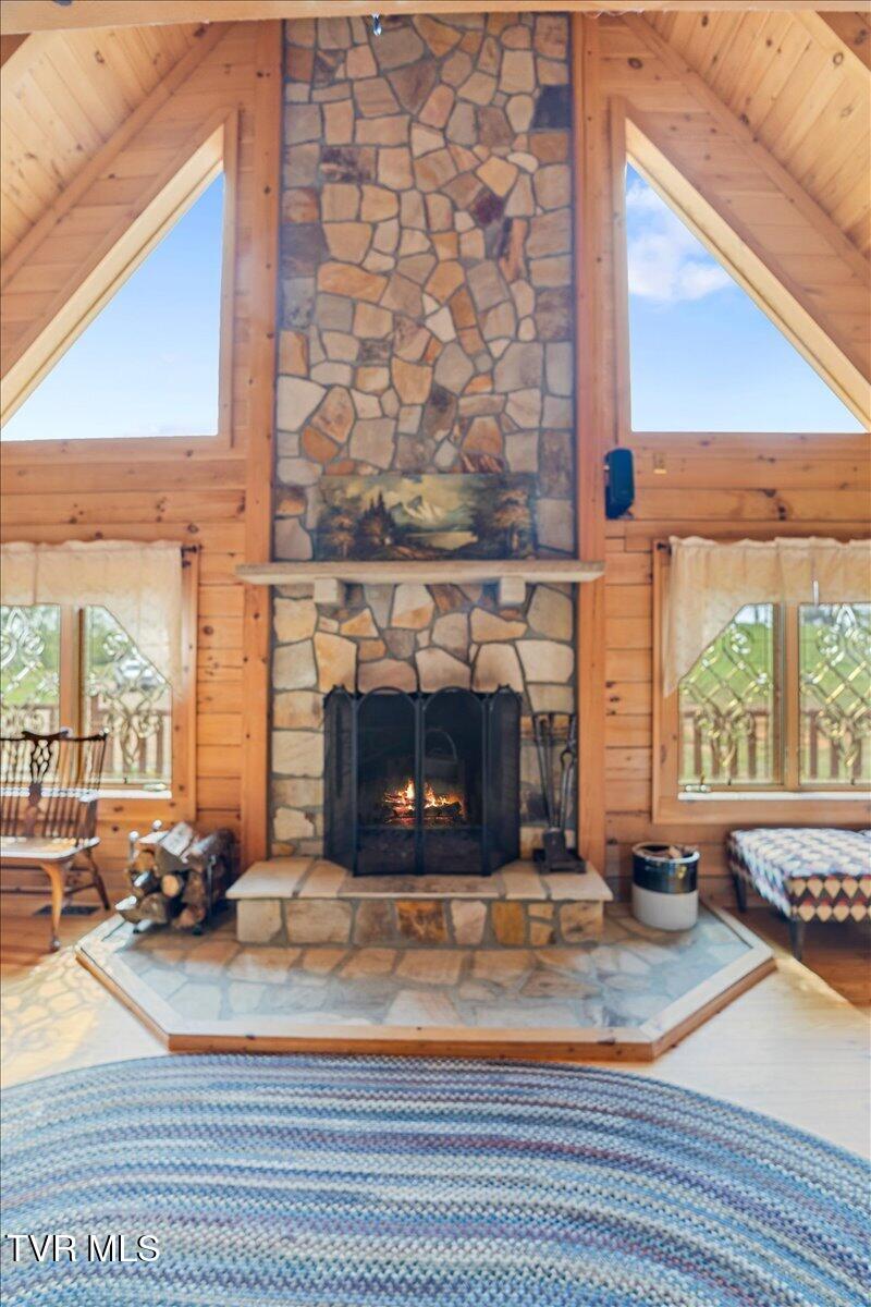 Piney Flats, Tennessee, 37686, United States, 3 Bedrooms Bedrooms, ,4 BathroomsBathrooms,Residential,Active,2034629