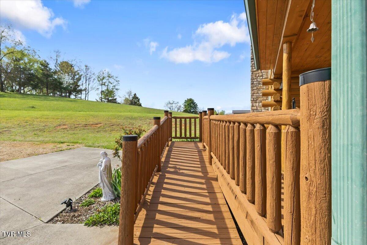 Piney Flats, Tennessee, 37686, United States, 3 Bedrooms Bedrooms, ,4 BathroomsBathrooms,Residential,Active,2034629