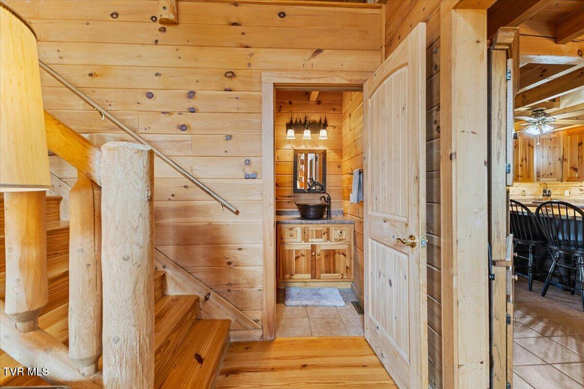 Piney Flats, Tennessee, 37686, United States, 3 Bedrooms Bedrooms, ,4 BathroomsBathrooms,Residential,Active,2034629