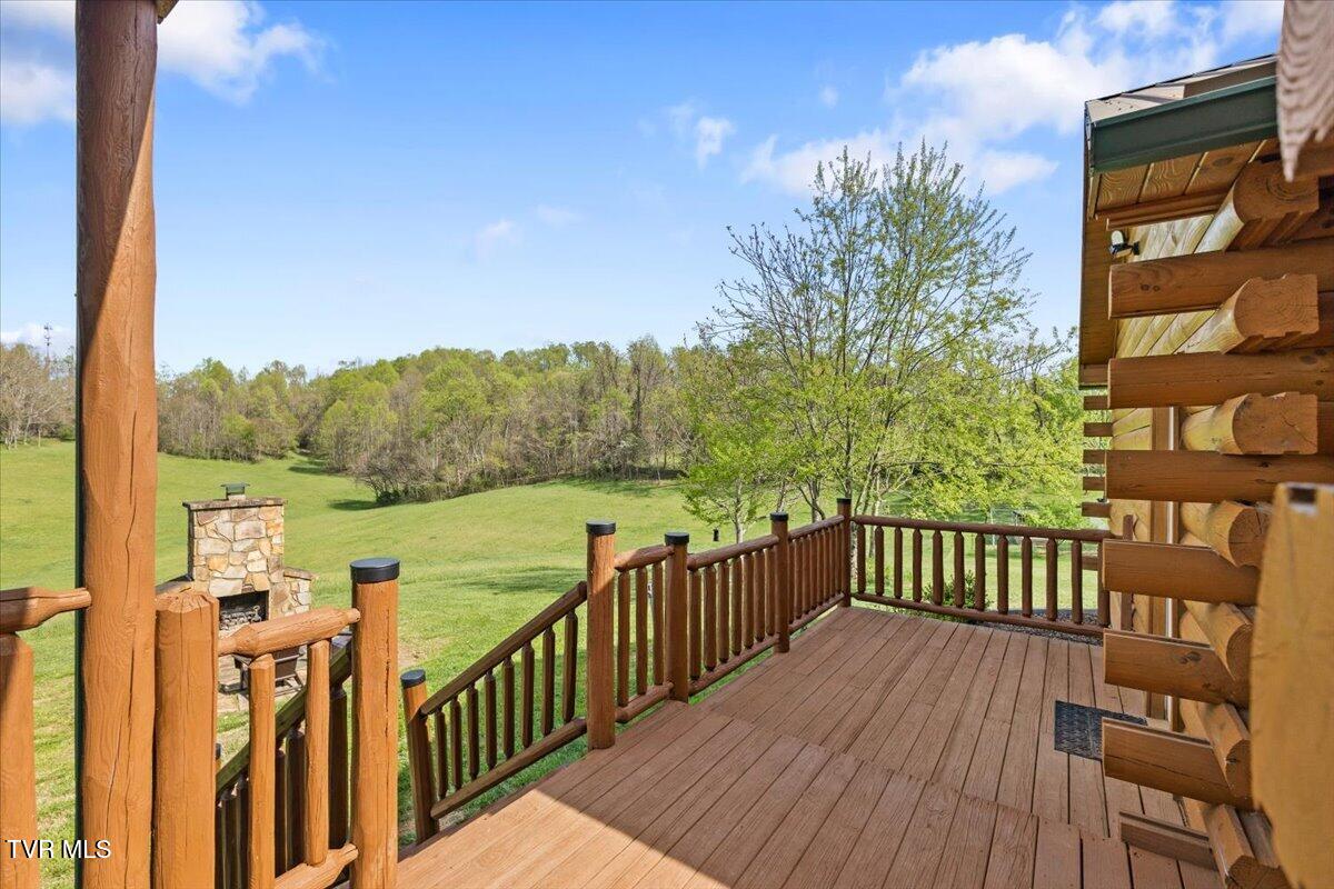 Piney Flats, Tennessee, 37686, United States, 3 Bedrooms Bedrooms, ,4 BathroomsBathrooms,Residential,Active,2034629