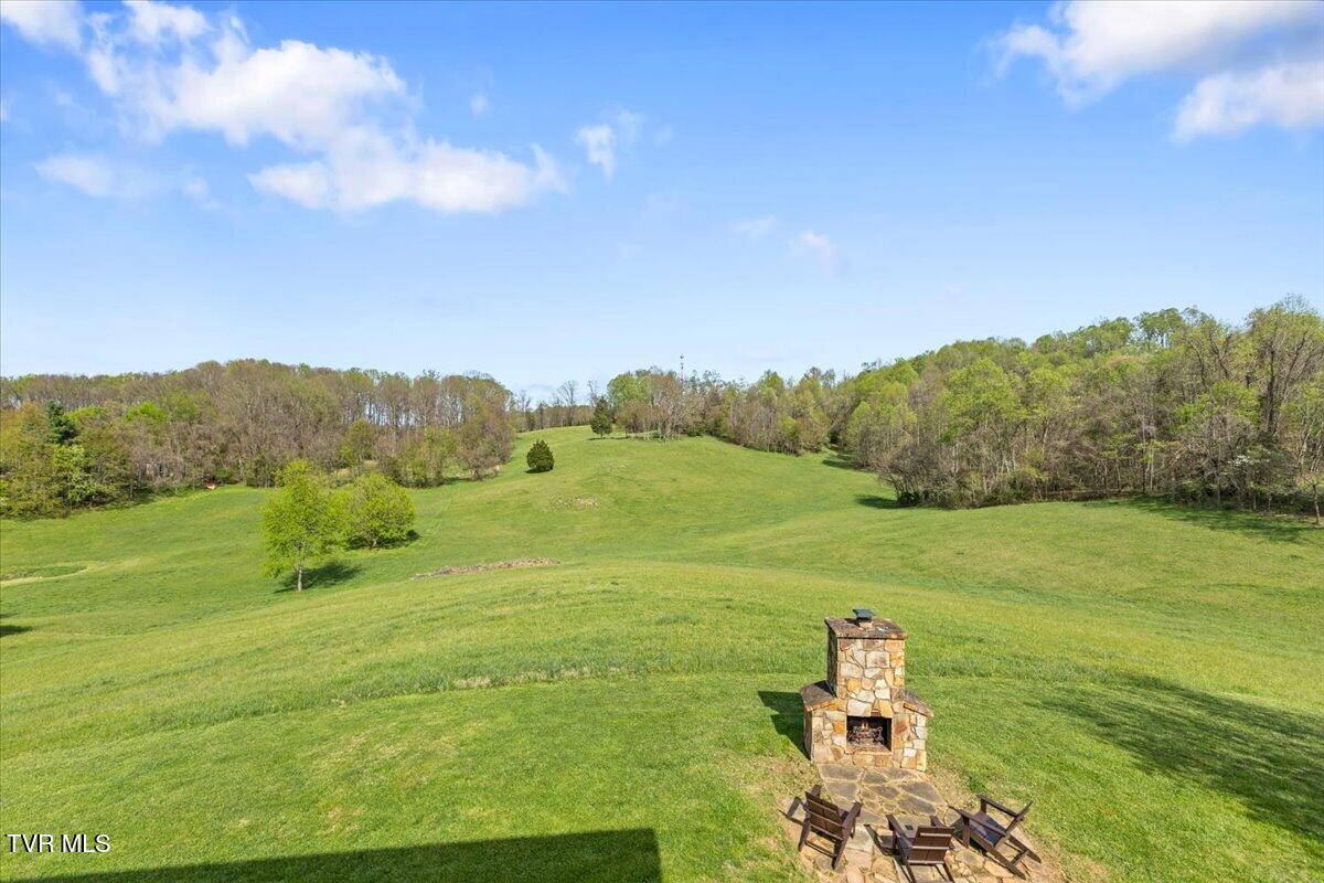 Piney Flats, Tennessee, 37686, United States, 3 Bedrooms Bedrooms, ,4 BathroomsBathrooms,Residential,Active,2034629