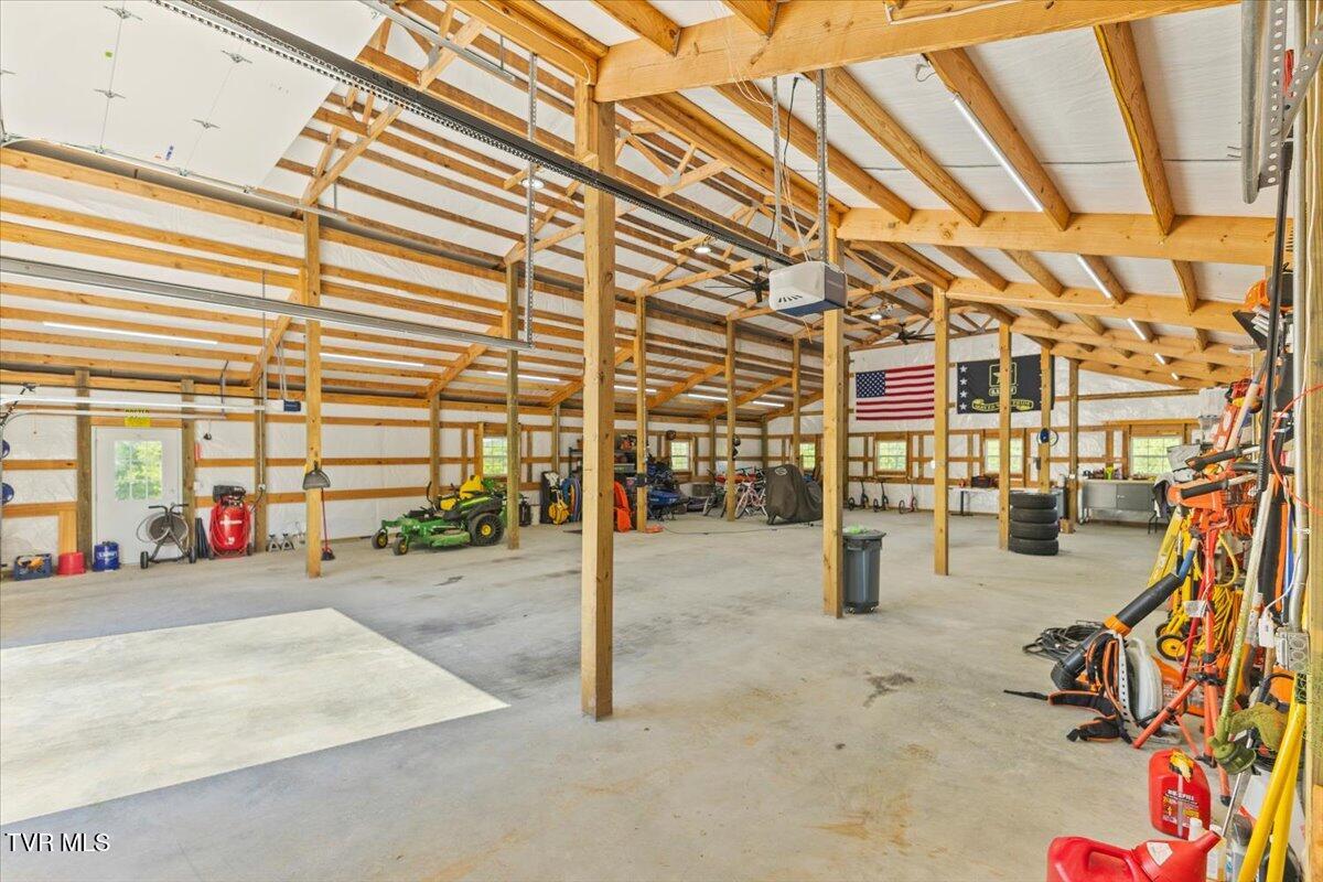 Piney Flats, Tennessee, 37686, United States, 3 Bedrooms Bedrooms, ,4 BathroomsBathrooms,Residential,Active,2034629