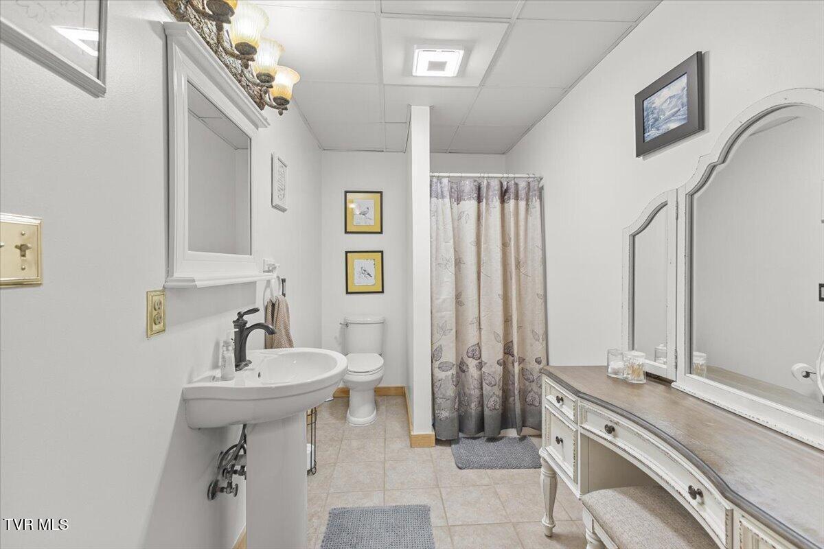 Piney Flats, Tennessee, 37686, United States, 3 Bedrooms Bedrooms, ,4 BathroomsBathrooms,Residential,Active,2034629