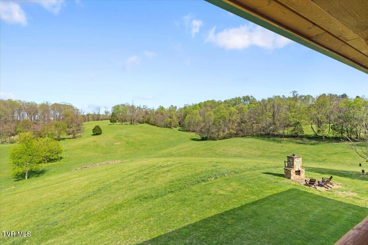 Piney Flats, Tennessee, 37686, United States, 3 Bedrooms Bedrooms, ,4 BathroomsBathrooms,Residential,Active,2034629
