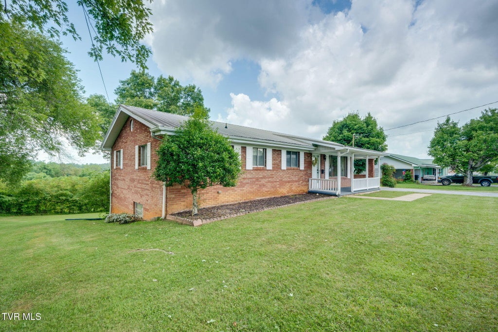 Photo of 619 Barton Ridge Road, Greeneville, TN 37745 (MLS # 9997554)